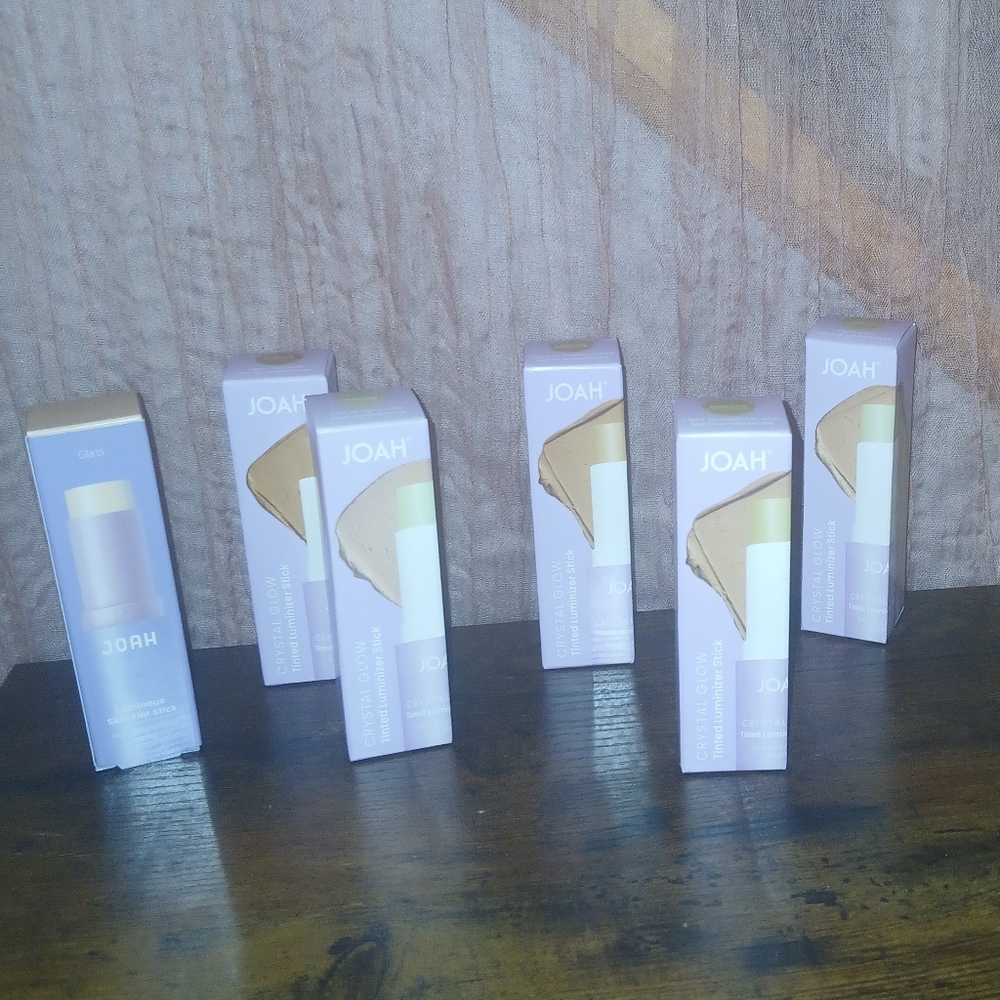 Joah Tinted Crystal Glow Stick highlighter